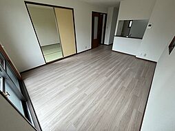 グランマスト安佐南　Ａ棟 2階2LDKのリビング/ダイニング