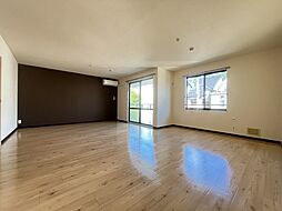 アーバン椿 2階2LDKのリビング/ダイニング