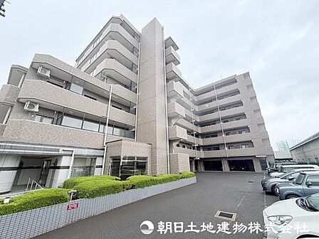 <外観>総戸数50戸の中規模マンションです。