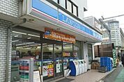 ローソン 東門前駅前店（1321m）
