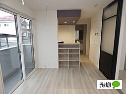 トリシア東口 301 3階1LDKのリビング/ダイニング