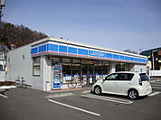 コンビニ「ローソン長野上松二丁目店まで709m」