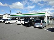コンビニ「ファミリーマート長野芹田店まで386m」