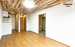 RUSH I 102 1階1Kのリビング/ダイニング