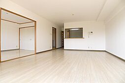 名古屋市営鶴舞線 塩釜口駅 徒歩8分の賃貸マンション 4階3LDKのリビング/ダイニング