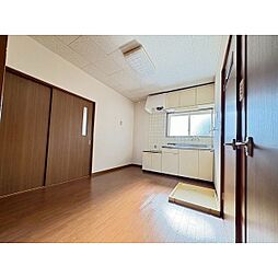 ロード・ヒルズ 101 1階3DKのリビング/ダイニング