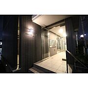 エントランス部分も明るいです