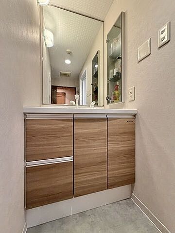 洗面 ライオンズマンション梅島中央公園 2階/-