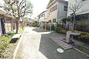 マンション隣接の公園。