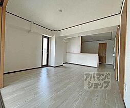 京都市営烏丸線 五条駅 徒歩7分の賃貸マンション 8階3DKのリビング/ダイニング