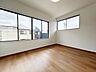 子供部屋：【リフォーム完成】2階洋室　クロス張替/フロアタイル重ね張り/照明器具交換/建具交換を行いました。