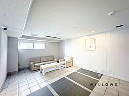 きれいに管理された清潔感あふれるエントランス。日々の暮らしに心地よい安心感をもたらします