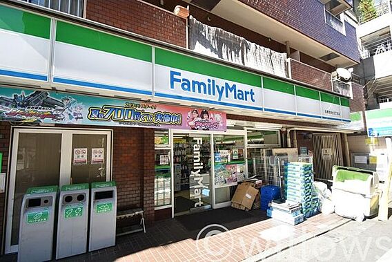 ファミリーマー...