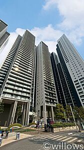 外観:東京臨海高速鉄道りんかい線「天王洲アイル」駅徒歩7分、ワールドシティタワーズアクアタワー。 外観:東京臨海高速鉄道りんかい線「天王洲アイル」駅徒歩7分、ワールドシティタワーズアクアタワー。