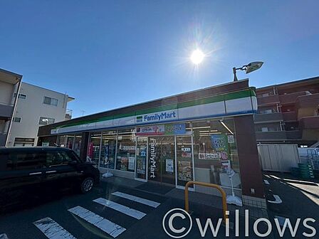 ファミリーマート上作延店 徒歩5分。 370m