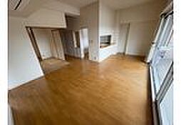 リヴェール富雄二番館 4LDKのリビング/ダイニング