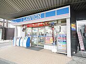 ローソン小机駅前店 1090m