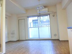 アパルトマンII 202 2階ワンルームのリビング/ダイニング