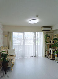 ラフィーネ甲府美術館通り 2SLDKのリビング/ダイニング