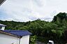 周辺：目の前に日差しを遮る建物がないので、日当たり＆風通し良好です＾＾心地よい自然の光や風を感じることができ、ほどよく開放感のある空間がつくれます。