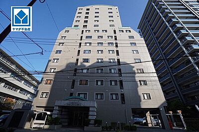外観:桜坂駅徒歩7分で、忙しい朝もゆとりの時間が持てます。スーパーやコンビニなども近く周辺環境充実。快適でゆとりのある生活空間で新生活を始めましょう^^ 外観:桜坂駅徒歩7分で、忙しい朝もゆとりの時間が持てます。スーパーやコンビニなども近く周辺環境充実。快適でゆとりのある生活空間で新生活を始めましょう^^