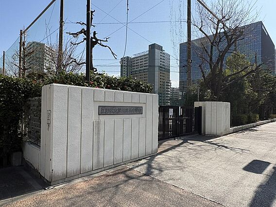 本物件より徒歩...