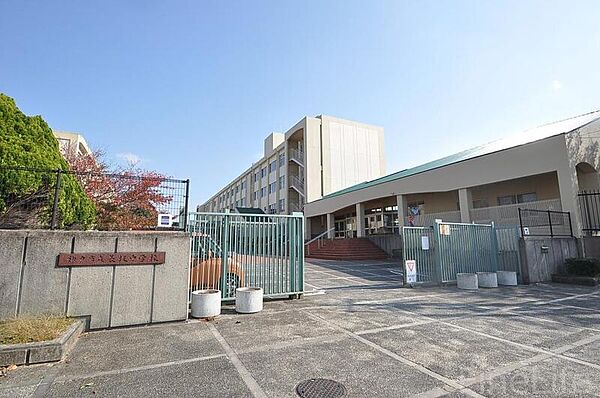 画像27:神戸市立長坂中学校 1040m