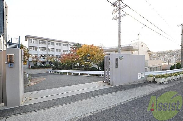 神戸市立福田小学校 721m