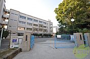 神戸市立垂水中学校 1018m