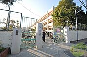 神戸市立高丸小学校 482m