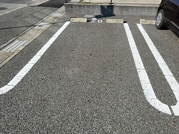 画像11:駐車場