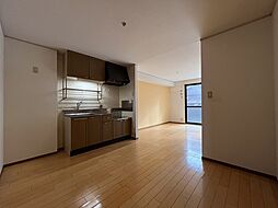 アイネスB棟 1階2LDKのリビング/ダイニング