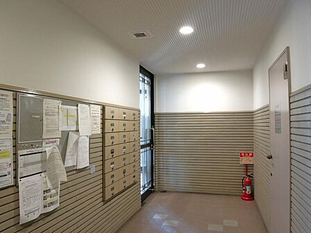 管理の行き届いた清潔感のあるロビー。毎日帰ってくるのが楽しみになります。