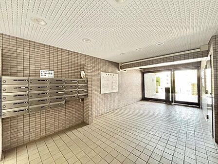 管理の行き届いた清潔感のあるロビー。毎日帰ってくるのが楽しみになります。