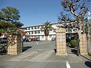浜松市立八幡中学校 998m