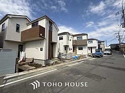 2階建てゆとりの間取り　カースペース2台