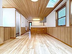 エキチカに住まう　木のぬくもり感じる邸宅