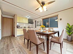 南向きの陽当りの良い　美しく生まれ変わったお家