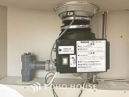 生ゴミがキッチンから無くなり、三角コーナーの設置が不要。嫌な臭いに悩まされません。また、害虫などのトラブルの発生源から取除くことができるため、キッチンを清潔に保つことが出来ます。