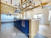 「使いやすさを重視したキッチンスペース。」作業スペースを多くとったキッチン。調理がしやすく余裕の広さです。調理器具等がすっきりと片付く収納力を備えています。