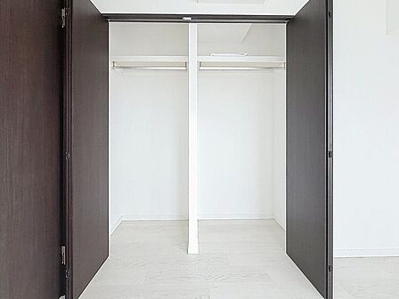「収納」全ての居室にクローゼットを完備しております。