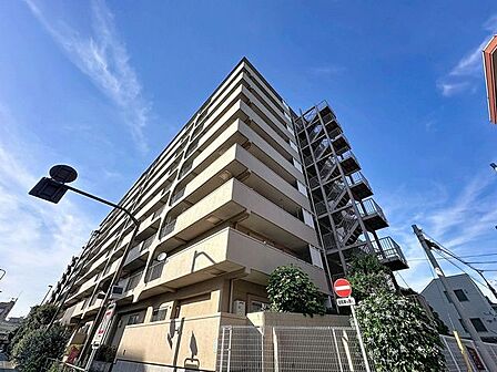 「~日商岩井碑文谷マンション~」毎日の暮らしにゆとりができる「都立大学」駅徒歩7分。毎日の通勤・通学にも便利な立地です。