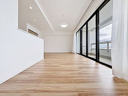 「リノベーションされた住まい。」リノベーションで室内のオシャレさが特徴のお部屋です。新生活を新たな気持ちでスタートできます。