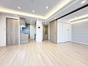 「インテリア映えする内装。」お部屋全体が優しく柔らかな色合いとなっていて、お家時間を穏やかに過ごせる空間が広がっています。