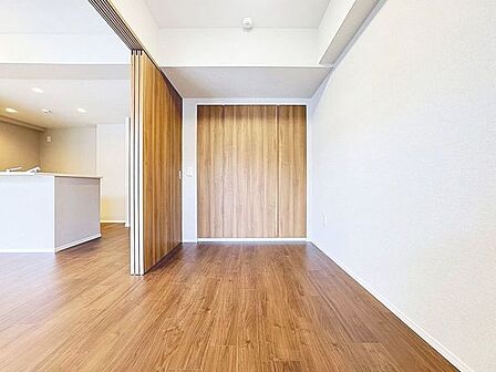 「リビング横・居室」リビングから目が届くため、お子様のお昼寝やプレイスペースとしてもおすすめです。