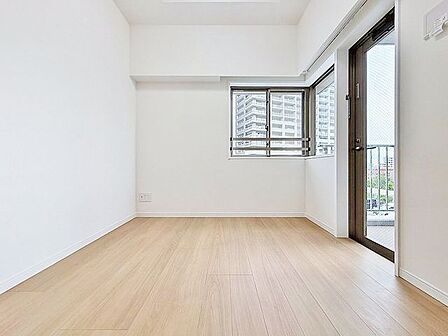 「二面採光・通風良好◎」居室に窓が2ヶ所あるので、明るさの確保と、風の通り道ができることで換気のしやすいお家になっています。