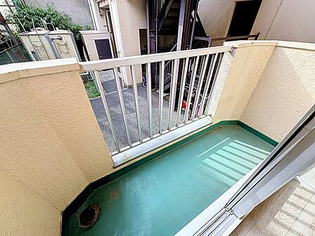 「バルコニー」大きな空に囲まれた気持ちのいい住まい。バルコニーを覗くだけで圧倒的な開放感に包まれます。