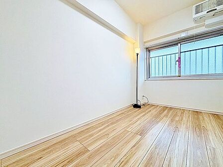 「居室」お子様の成長に合わせて机やベットを自由にレイアウトできるようにと、小さな自立心を育むお部屋作りを見越してご覧下さい。