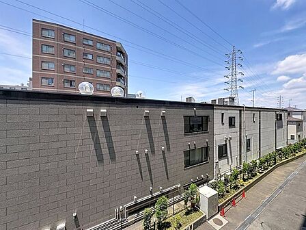 「眺望」穏やかな街並みを一望しながら、爽やかな風と柔らかく降り注ぐ陽光を感じて頂けます。