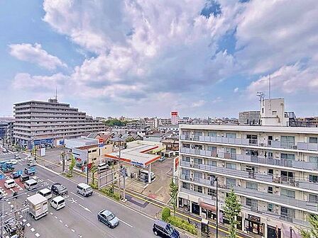 「眺望」心地よい風を感じながら、青空を眺め一息つくことのできる住空間です。